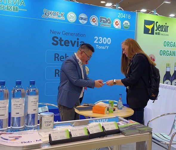 Meet with the leaders of well-known food and beverage companies.jpg